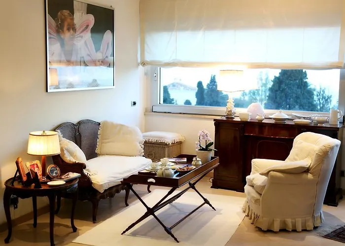 Bed & Breakfast Maison Blanche 4*