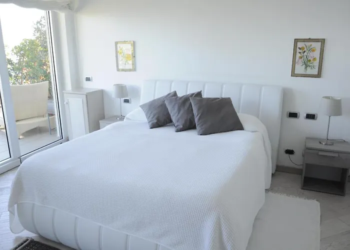 Maison Blanche Bed & Breakfast