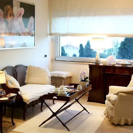 Couette-café Maison Blanche 4*
