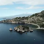 Maison Blanche Bed & Breakfast 4*