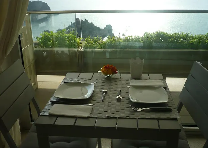 Maison Blanche تاورمينا