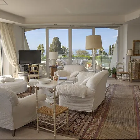 Maison Blanche Nocleg ze śniadaniem 4*